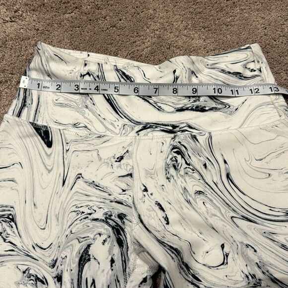 Balance collection leggings! Size medium black and white like new - Picture 4 of 7